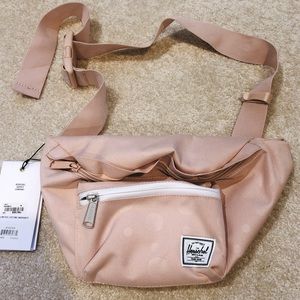 BNWT Herschel seventeen hip bag